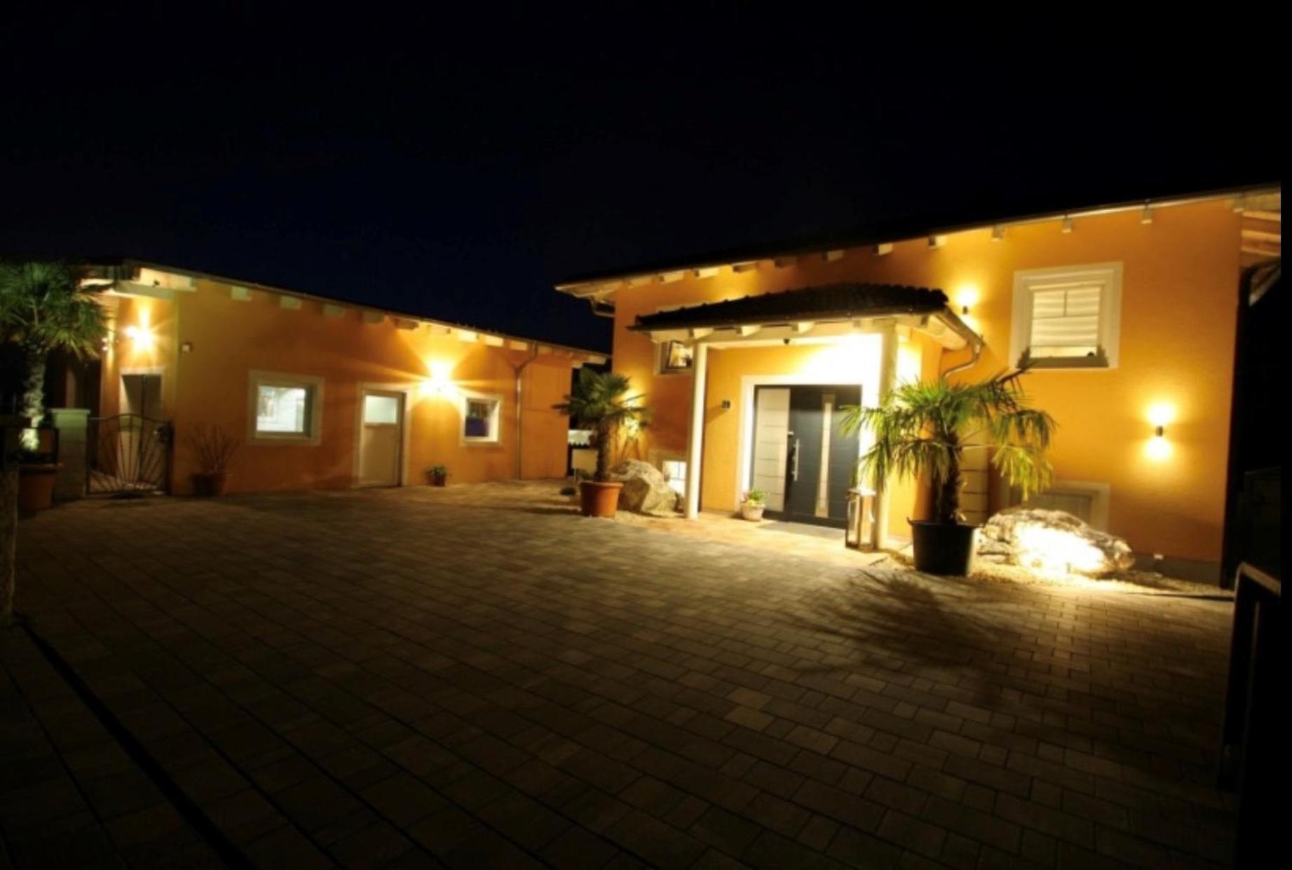 5 Sterne Centurion Ferienhaus Villa 2 Pools 86 Zoll Tv Aldersbach Exterior foto