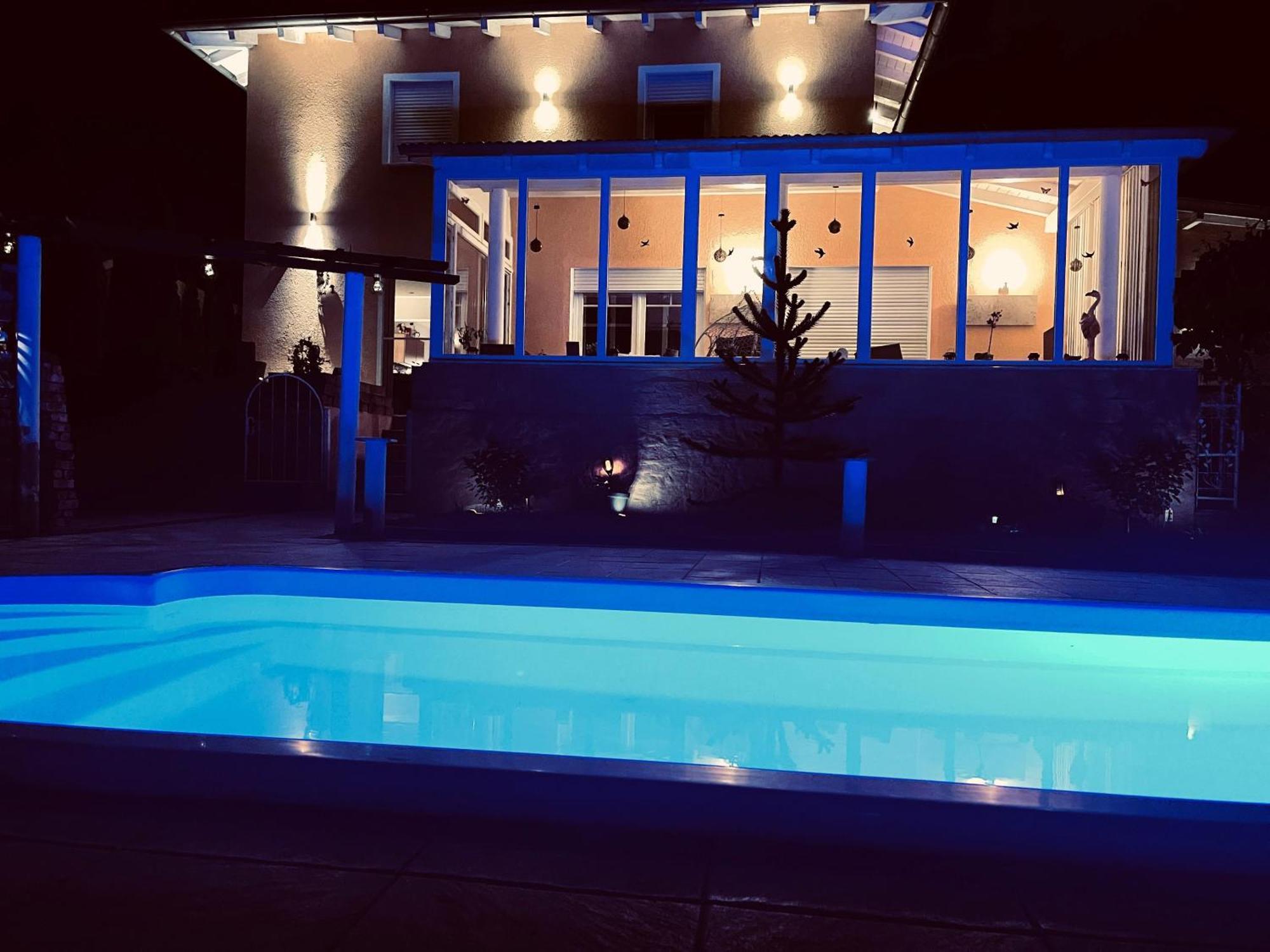 5 Sterne Centurion Ferienhaus Villa 2 Pools 86 Zoll Tv Aldersbach Exterior foto